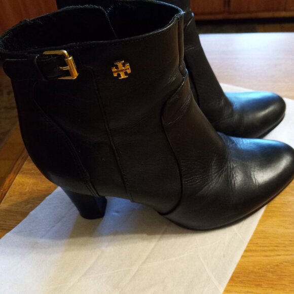 AUTHENTIC Tory Burch Black Leather Bootie Boots Size 7 1/2 M - Picture 1 of 9